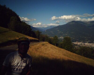 Arie met op de achtergrond de Mont Blanc en rechts beneden Albertville